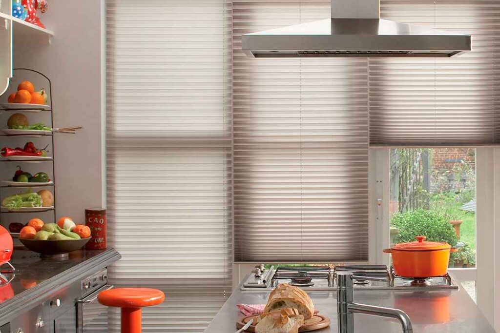 cocina con cortinas